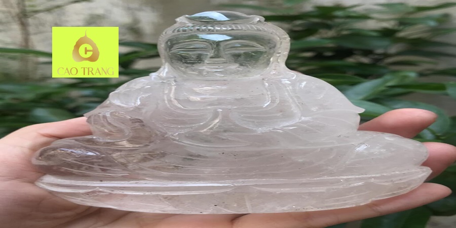 Tượng Phật Quan Âm bằng đá thạch anh